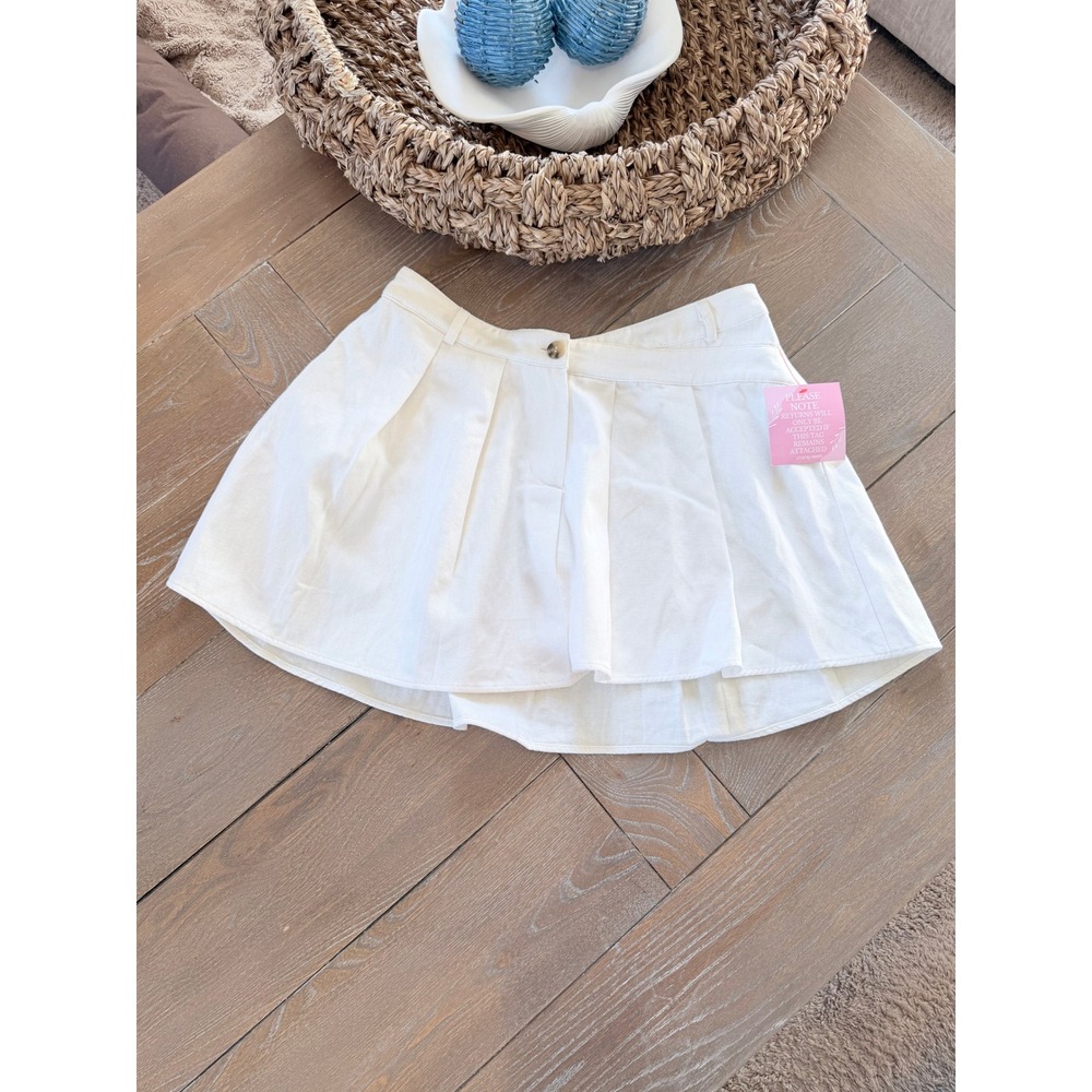 NWOT Le Lis Collection Pleated Mini Skort‎ Womens White Large